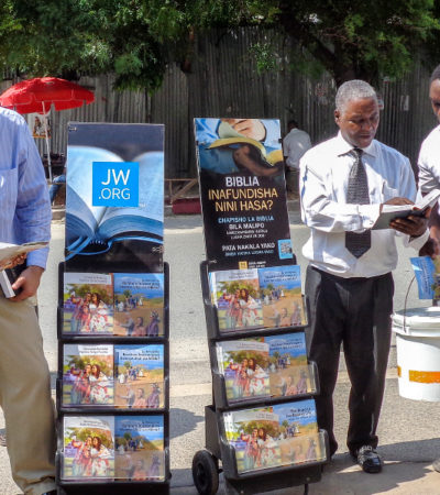 Les Témoins de Jéhovah acceptent les transfusions sanguines sous conditions