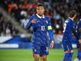 Football : « Il marque toujours et continuera à le faire », Mbappé adule Messi
