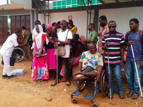 « Nous voulons contribuer au développement du pays » : des diplômés en situation de handicap interpellent les autorités